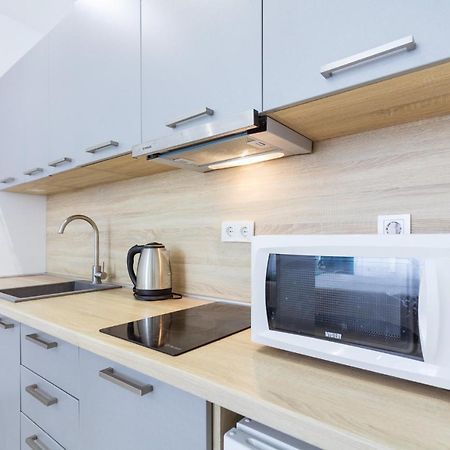 Nyvky Like Home - Studio - Apt 21 Kiev Luaran gambar