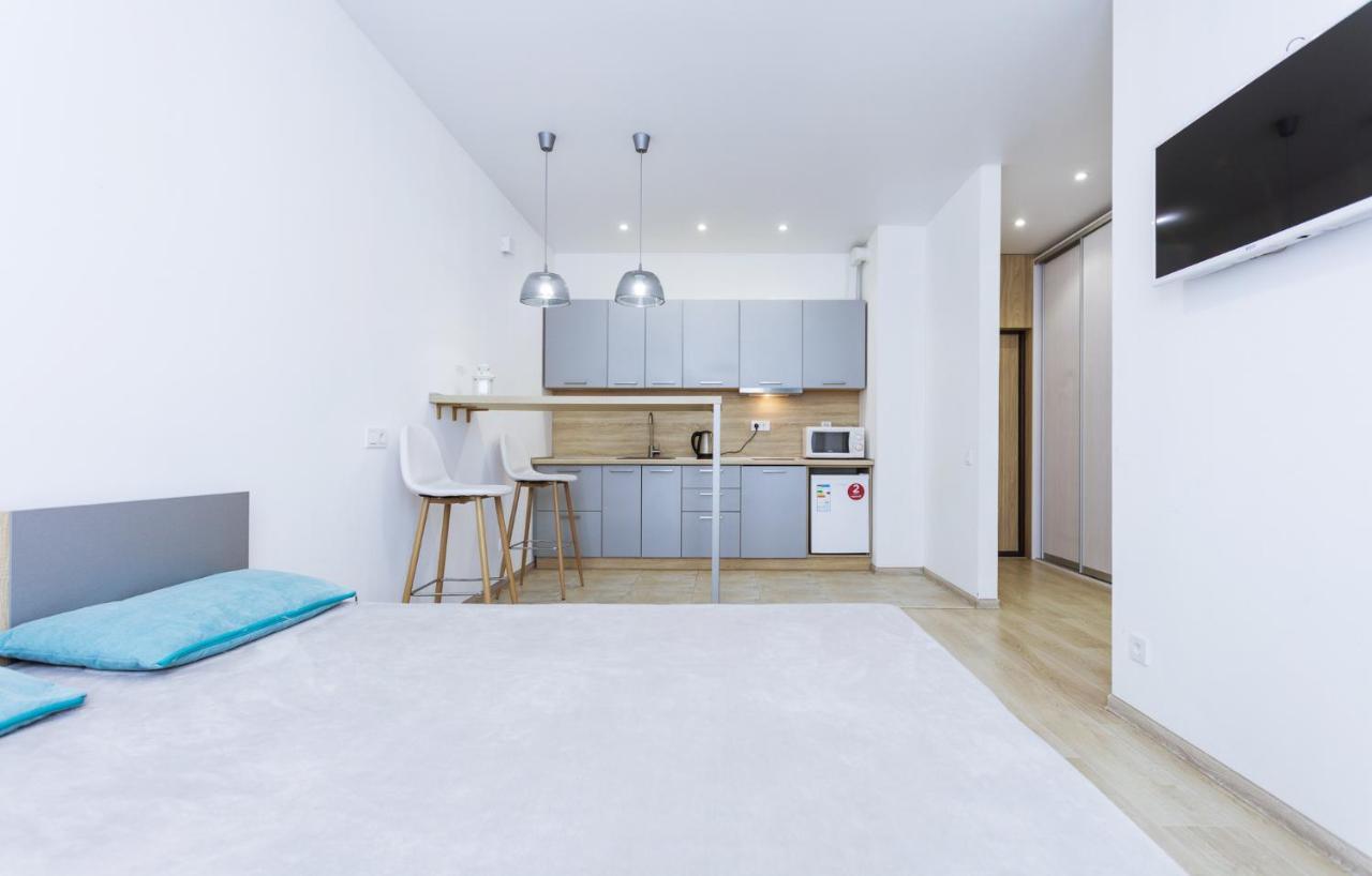 Nyvky Like Home - Studio - Apt 21 Kiev Luaran gambar