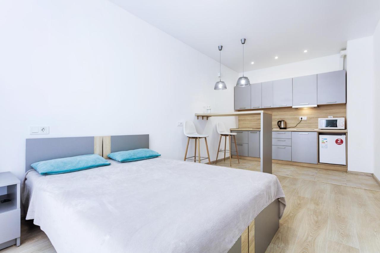 Nyvky Like Home - Studio - Apt 21 Kiev Luaran gambar
